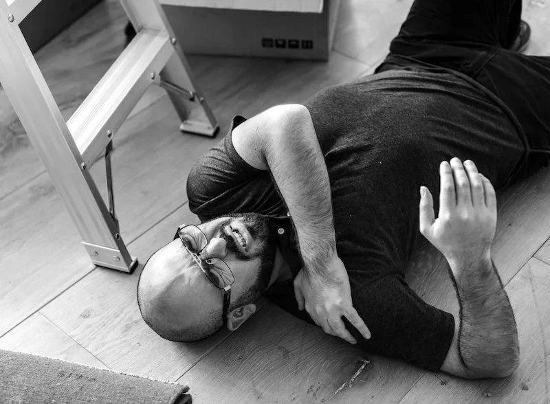 Padaczka alkoholowa – przyczyny, objawy i jak radzić sobie z napadami?