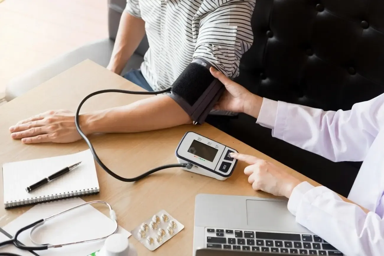 Alkohol a nadciśnienie – zagrożenia i skutki uboczne picia